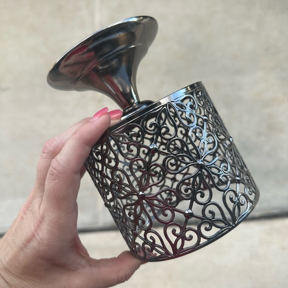 B&BW Elegant Silver Candle Holder - Picture 4 of 4